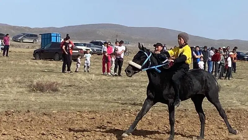 Четвероклассник победил на скачках в Карагандинской области