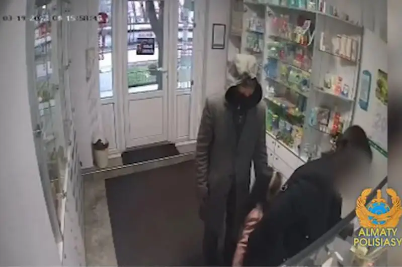 Алматинец ограбил 8-летнюю девочку