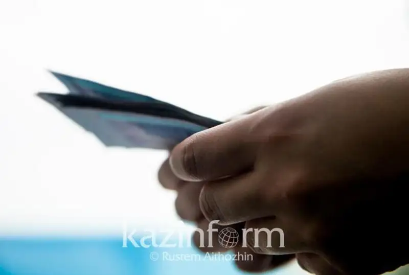 Сотрудники акмолинского центра спецуслуг распоряжались деньгами клиентов