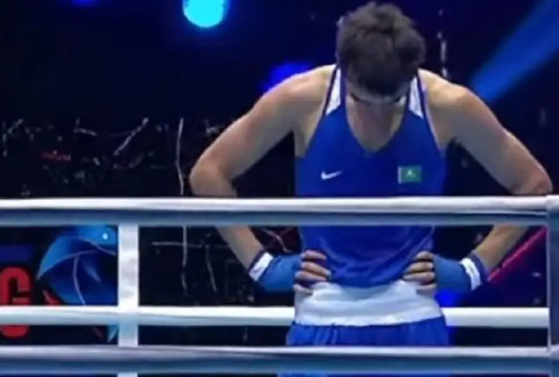 Казахстанец решением судей проиграл бой-реванш узбекистанцу