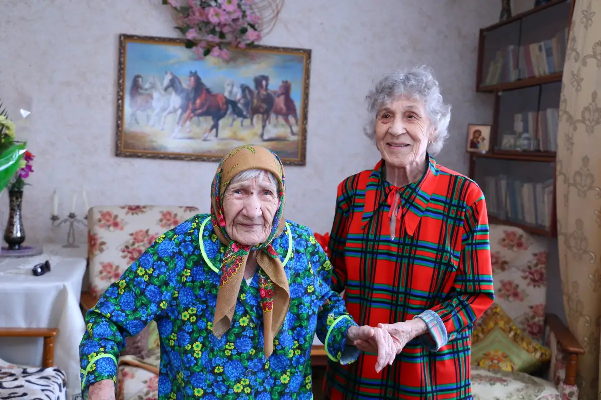 105 жастағы ақтөбелік қария Елбасыға алғыс айтып, өлең шумақтарын жатқа оқыды