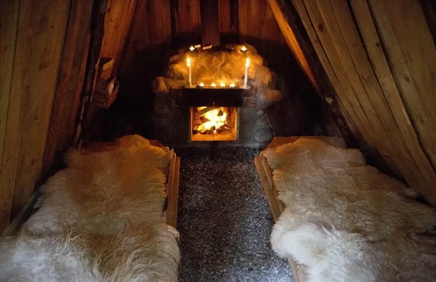 1415686541_vacation_in_the_woods_10