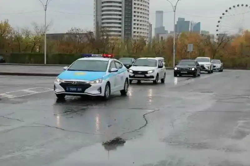 پوليتسيا جۇرگىزۋشىلەردى جولدا مۇمكىندىگىنشە مۇقيات بولۋدى ەسكەرتتى