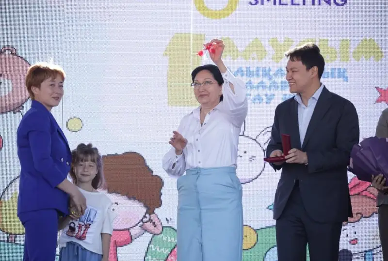 Новоселье от Казахмыс: 35 семей с особенными детьми получили ключи от квартир