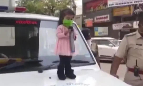 الەمدەگى ەڭ كىشكەنتاي ايەل ادام كوروناۆيرۋسپەن كۇرەسۋگە شىقتى