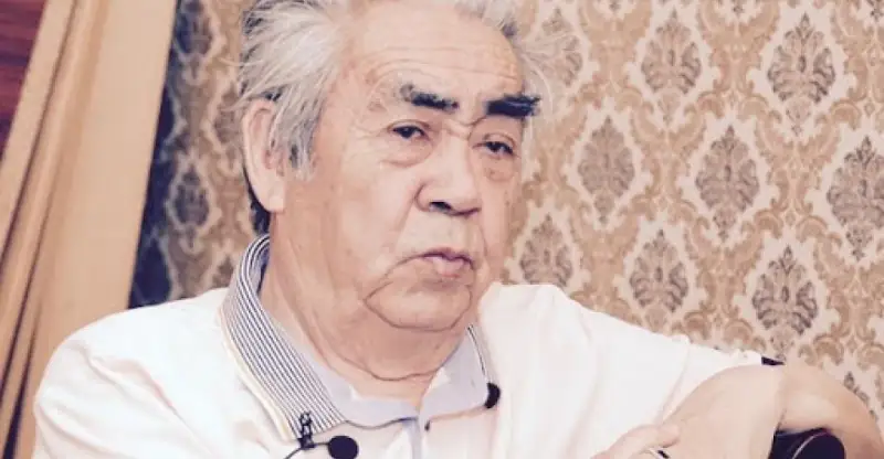 ءىليا جاقانوۆتىڭ ءازىلى