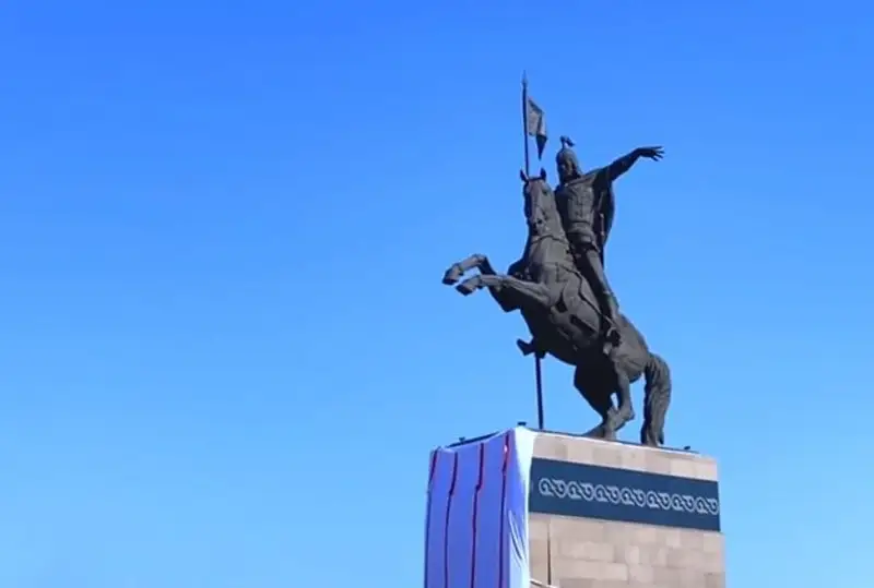 Памятник Шотан-батыру открыли в Актау