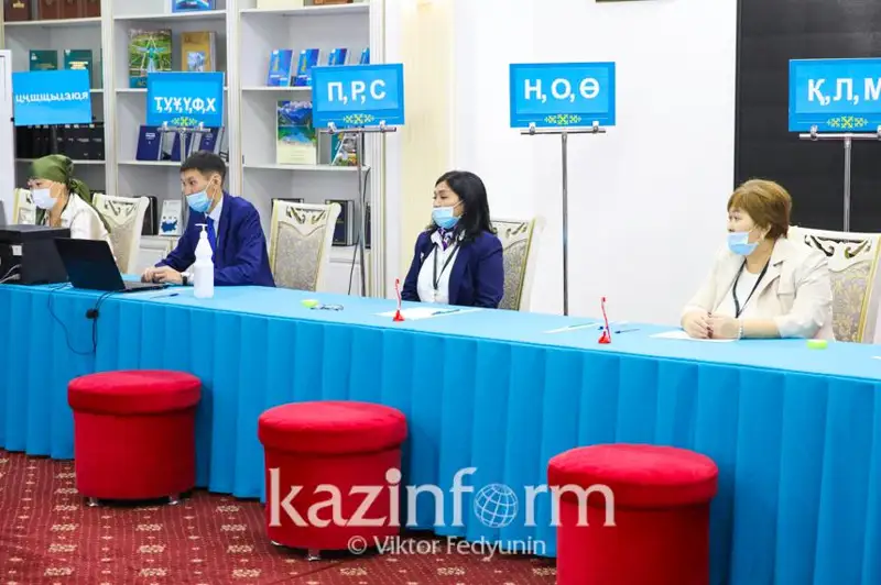 В Казахстане проходили первые выборы, за которыми наблюдала МПА СНГ - международный наблюдатель