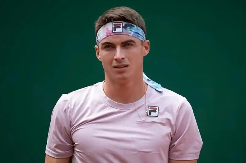 Теннисист из Казахстана завершил выступления в «Челленджере» в Португалии