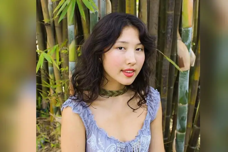 العىس ايتار ەدىم - سەمەيدە تۋىپ، ا ق ش- تا تۇراتىن قىز بيولوگيالىق اتا- اناسىن ىزدەيدى