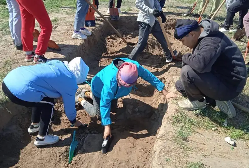 Актюбинские археологи исследовали построенную в ХIХ веке мечеть Досжан-хазрета