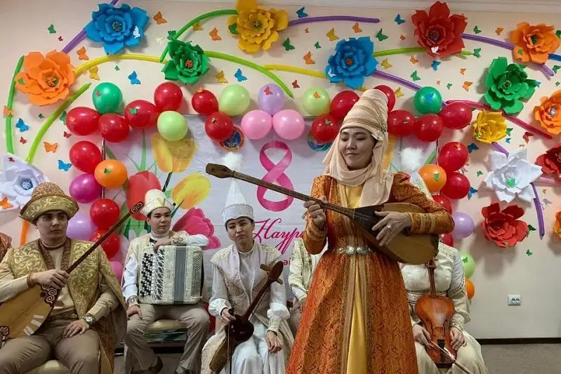 Международный женский день отметили в столичном кризисном центре