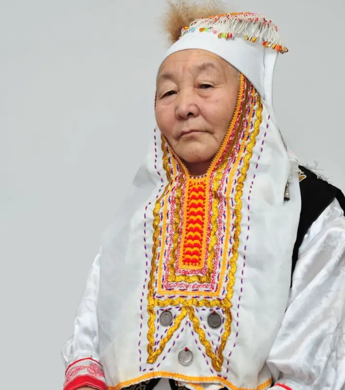 اجەمەن نەمەرەنىڭ ايتىسى: ۇلكەن ساحناعا 30 جىلدان سوڭ قايتا شىقپاقپىن – ە. مۇقامادي قىزى