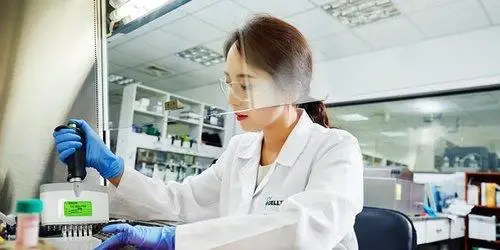 وڭتۇستىك كورەيادا تۇماۋعا قارسى ۆاكسينا سالدىرعاننان كەيىن بىرنەشە ادام قايتىس بولدى