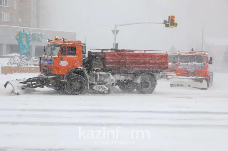 Свыше 30 тысяч кубометров снега вывезли из Астаны за ночь