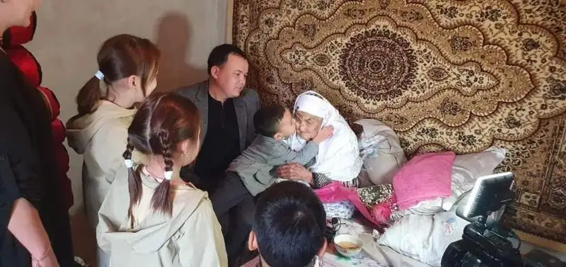 Jetisaıda eki soǵysqa qatysyp, tyń ıgergen 103 jastaǵy ájeı turady