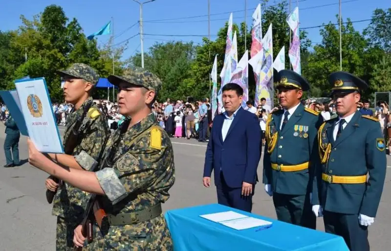 Около 200 новобранцев Нацгвардии поклялись в верности Родине в Уральске