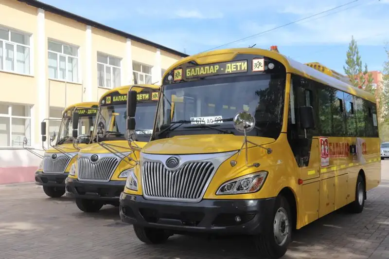 Для сельских школ Карагандинской области закупили автобусы