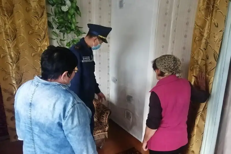 تۇرمىسى تومەن 70 تەن استام وتباسىنىڭ ۇيىنە ۋلى گاز داتچيكتەرى ورناتىلماق - فوتو