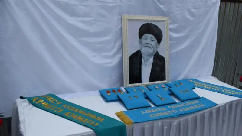 الماتى وبلىسىندا ءالىمعازى رايىمبەكوۆتى اقتىق ساپارعا شىعارىپ سالۋ ءراسىمى ءوتتى