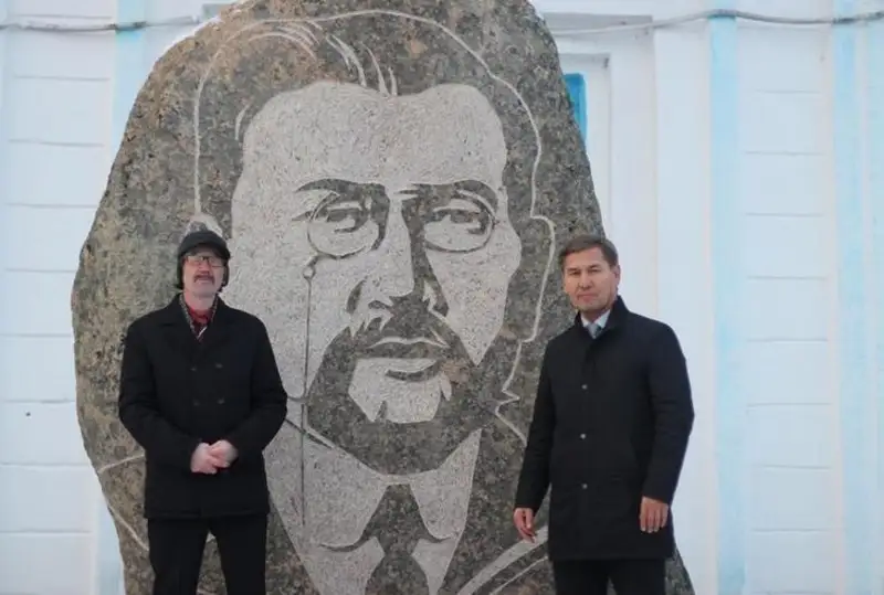 Памятник Ахмету Байтурсынову открыли в Каркаралинске