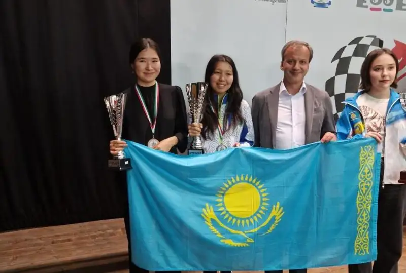 «Серебро» и «бронзу» завоевали казахстанские шахматистки на чемпионате мира в Италии