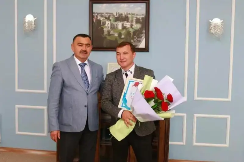 Eki adamdy órtten qutqaryp qalǵan semeılik marapattaldy