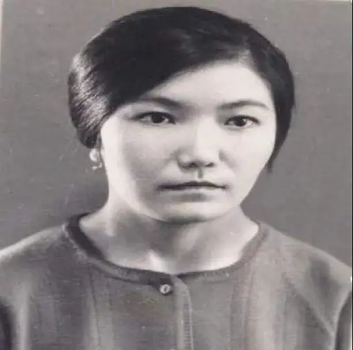 مۇقاعاليدىڭ «شاشىڭنان يىسكەيىن» ءانىنىڭ كىمگە ارنالعانى بەلگىلى بولدى