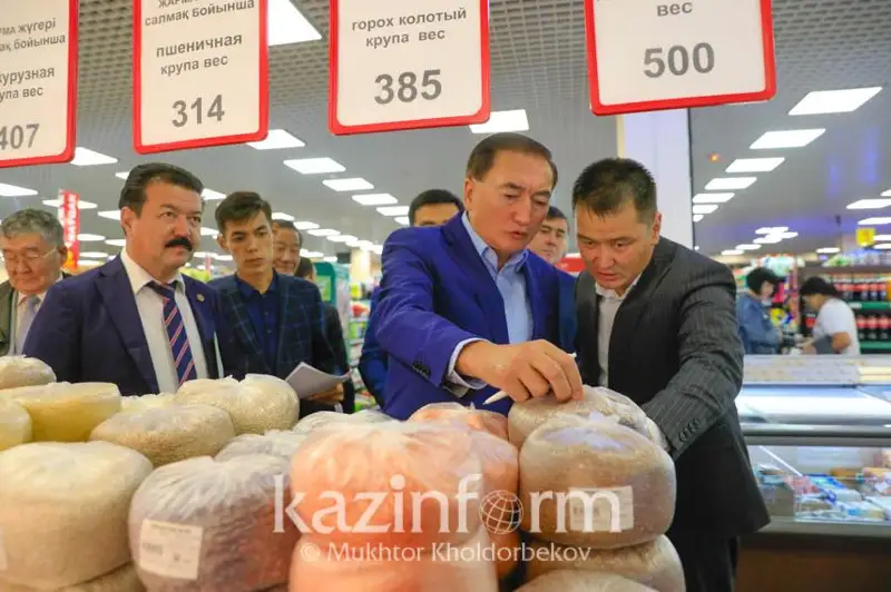 Ажиотаж с сахаром: приходят семьями, покупают и возвращаются снова – директор торговой сети