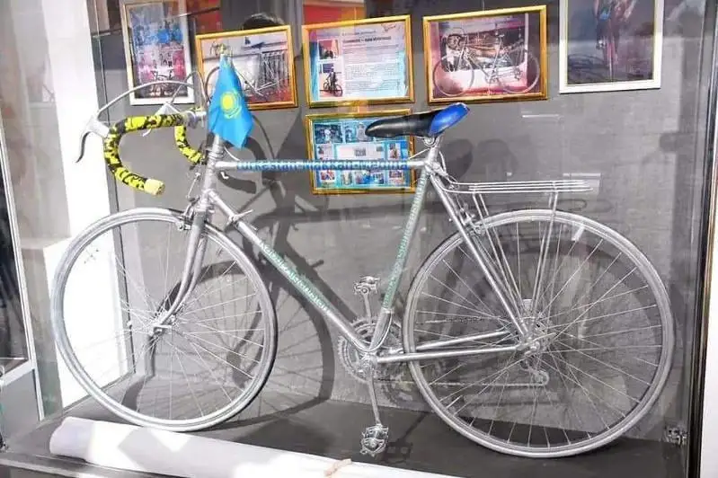 قازاقستاندىق 81 جاستاعى جيھانكەز ۆەلوسيپەدىن مۋزەيگە تارتۋ ەتتى - فوتو