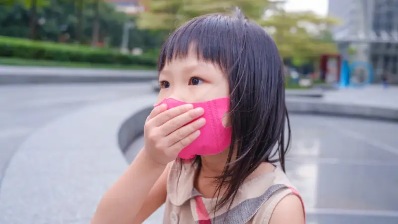 كوروناۆيرۋستىڭ ەكىنشى تولقىنى بالالارعا قالاي اسەر ەتەدى؟ سوي جاۋاپ بەردى