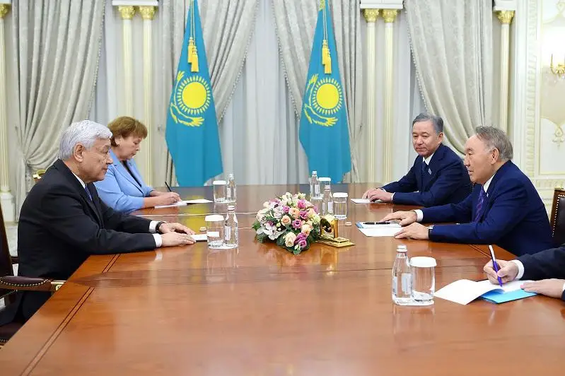 ەلباسى تاتارستان مەملەكەتتىك كەڭەسىنىڭ توراعاسىمەن كەزدەستى