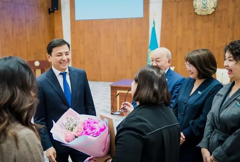 Keler jyly elordalyq medıtsına qyzmetkerleriniń jalaqysy ósedi – Altaı Kólginov