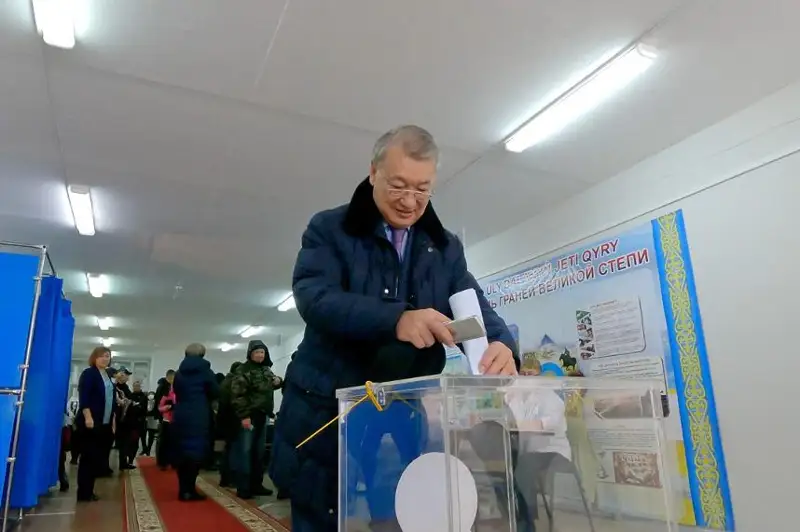 Аким ВКО проголосовал на выборах Президента