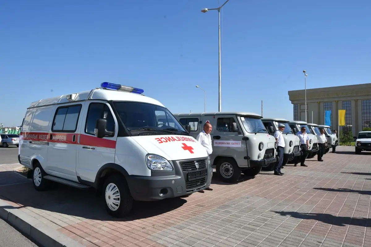 ОҚО медицина қызметкерлеріне 29 автокөліктің кілті тапсырылды