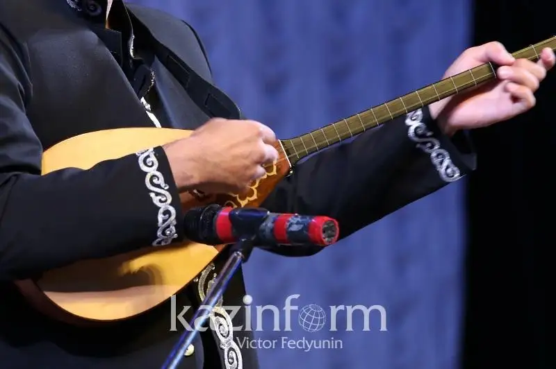 سەمەيدە اباي مەرەيتويىنا وراي حالىقارالىق اقىندار ايتىسى وتەدى