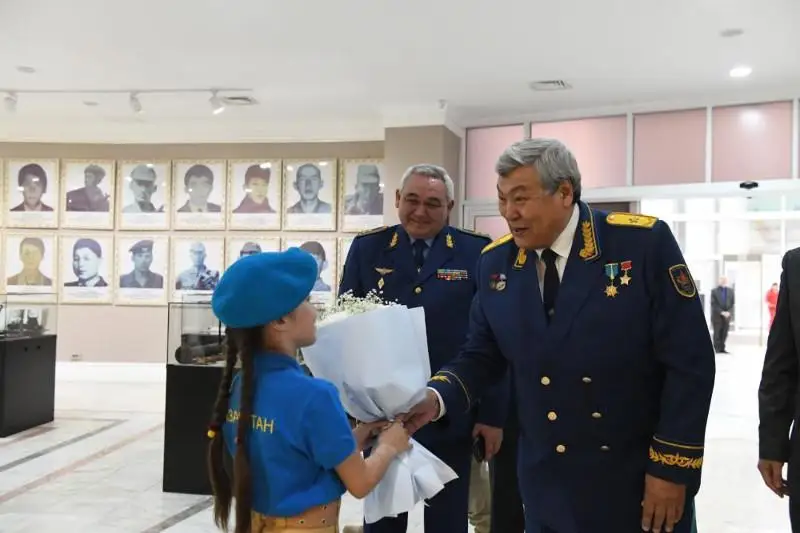 Урок мужества с космонавтом Тохтаром Аубакировым провели в столице