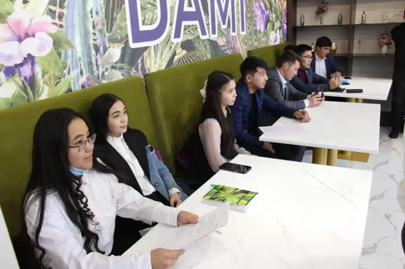 قاراعاندىلىق جاستار اراسىنداعى پوەزيالىق جەكپە- جەك ناتيجەسى جاريالاندى