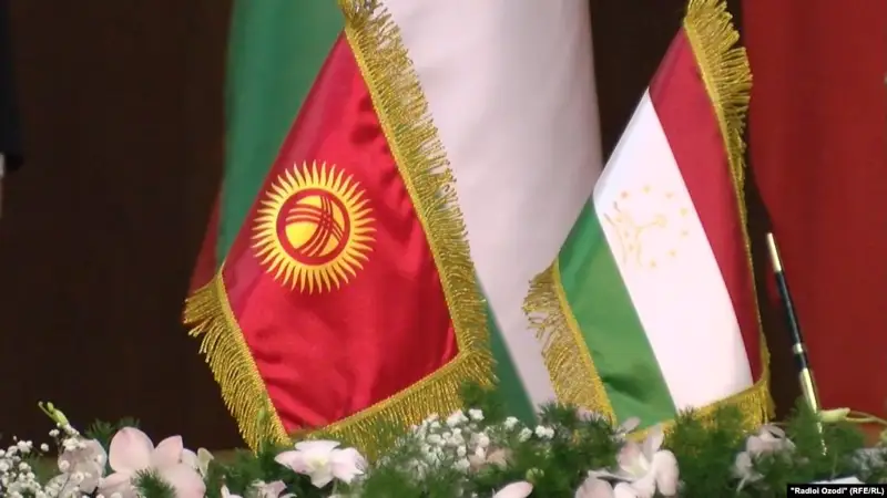 شەكاراداعى جانجالعا بايلانىستى تاجىكستان مەن قىرعىزستان ءبىر-بىرىنە نوتا جولدادى