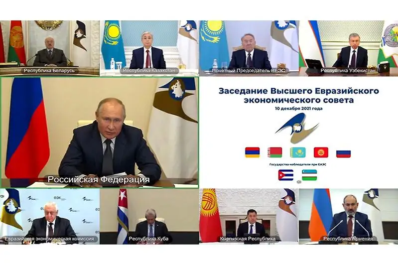 Vladımır Pýtın EAEO qurylýyndaǵy Elbasynyń eńbegin atady