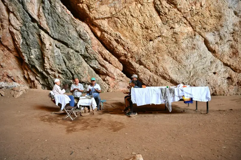 اقمەشىت اۋليە ۇڭگىرى