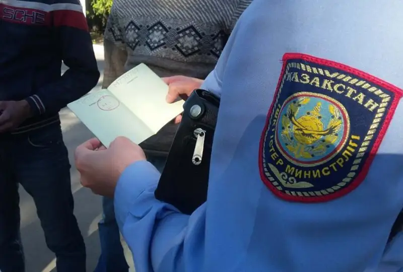 Более 300 иностранцев выдворили из страны в Алматы