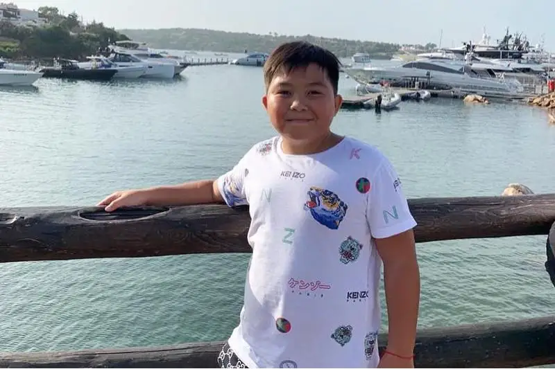 ەرجان ماكسيم وتباسىمەن ماسكەۋگە كوشكەلى جاتىر