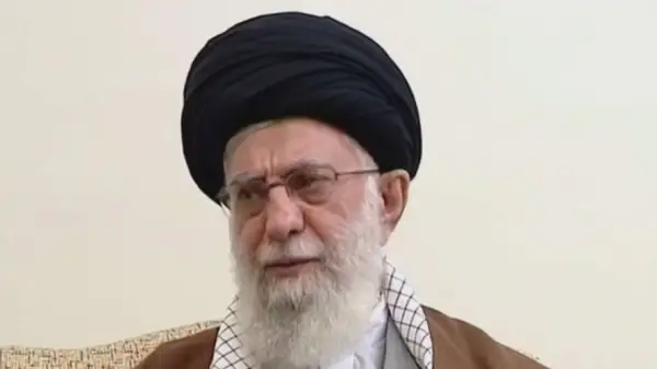 اياتوللا حامەنەي: امەريكاعا قارسى تۇرۋ ءۇشىن ءوڭىر ەلدەرى كۇش بىرىكتىرۋى كەرەك