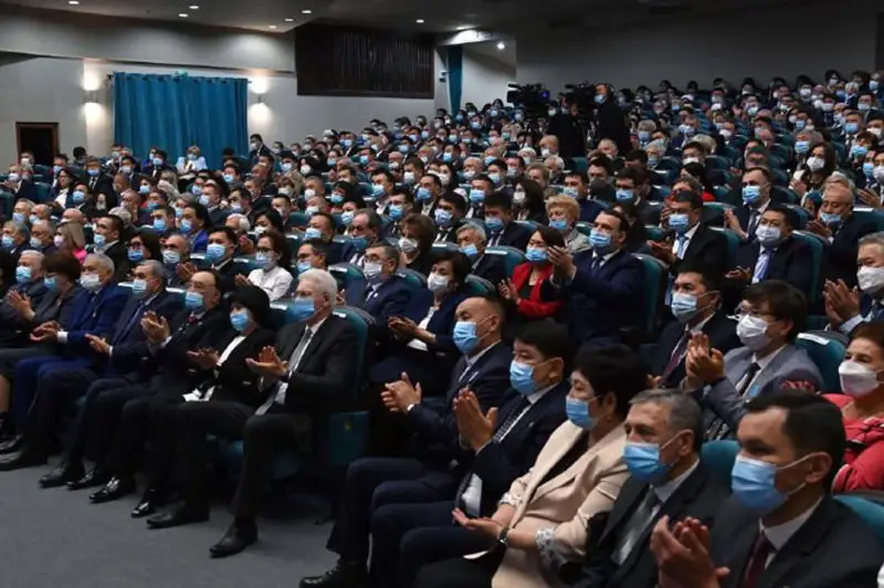 Президент РК наградил группу жителей Павлодарской области