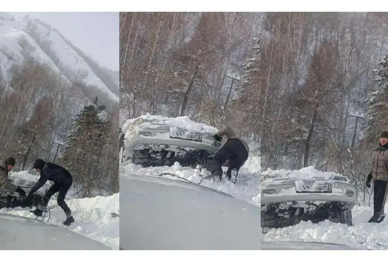 Машина попала под лавину в ВКО