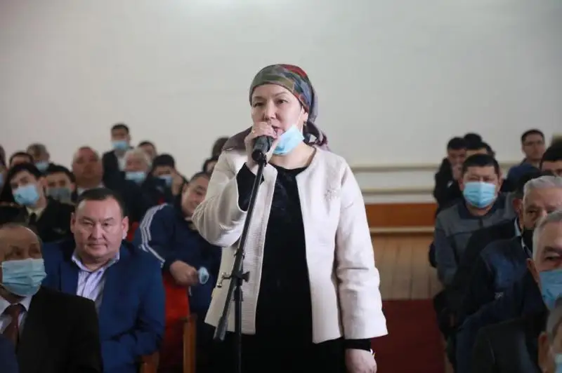 Atyraý mańyndaǵy aýyl turǵyndary oblys ákimine problemalaryn aıtty