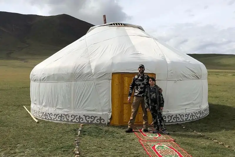 ق ر مادەنيەت ۆيتسە- ءمينيسترى ترامپتىڭ ۇلىن قوناق قىلعان قازاق كاسىپكەرىمەن كەزدەستى