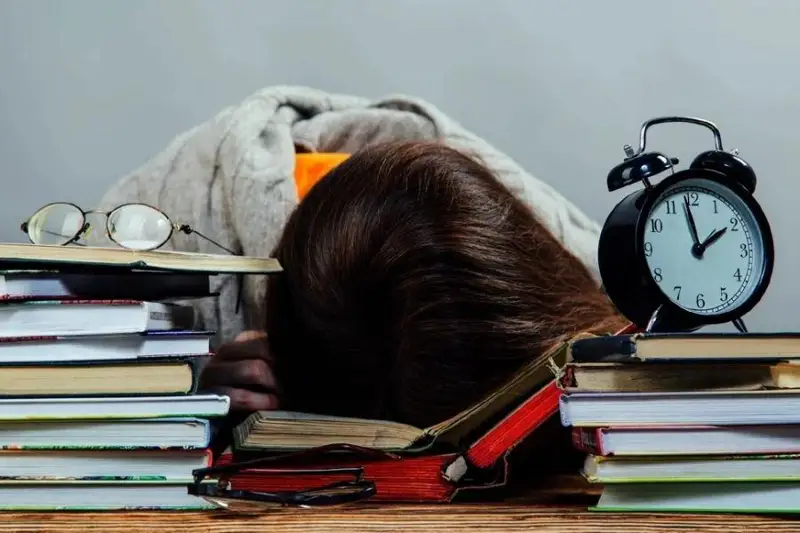 تاڭ الدە كەش: ساباقتى قاي ۋاقىتتا قاراعان دۇرىس؟