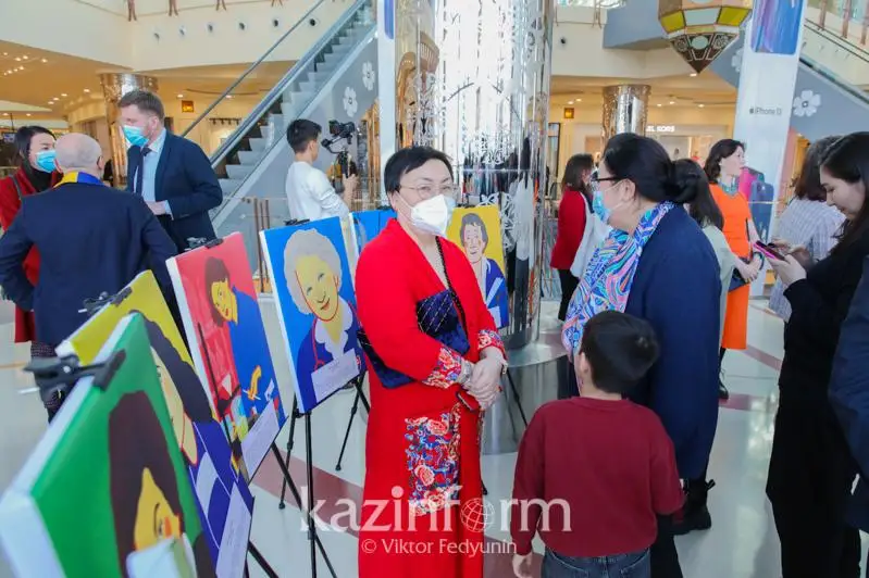 Выставка о женщинах мира открылась в Нур-Султане